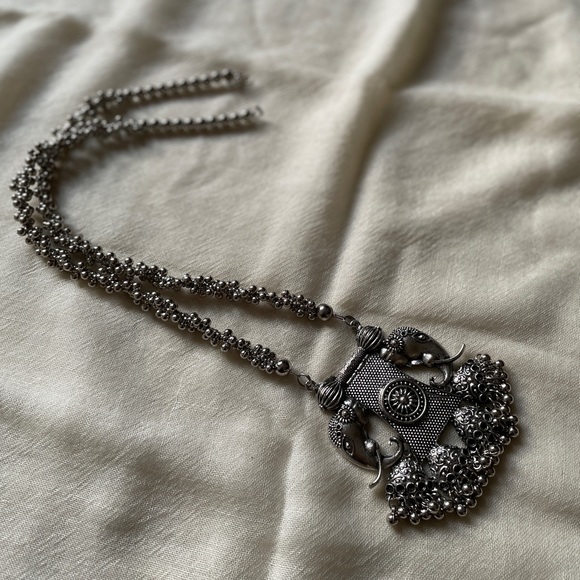 Long Elephant Necklace - Picture 8 of 10